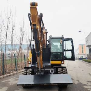 135型輪式挖掘機